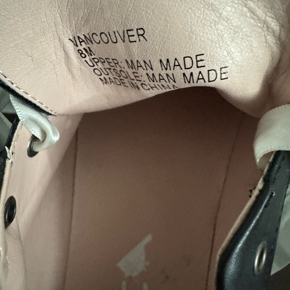 Nest used like a new women's low top platform sneaker in black/ - Picture 9 of 10